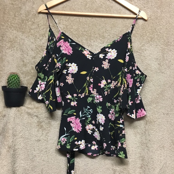 Women’s floral wrap-top - Picture 2 of 2